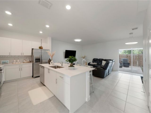 Продажа дома по адресу 26431 SW 148th Ave - фото 5598326