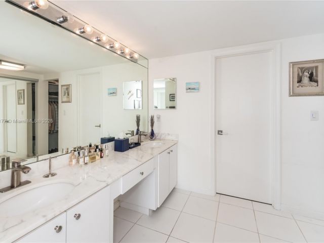 Продажа квартиры #1113 - фото 5646053