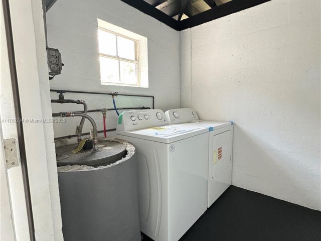 Продажа дома по адресу 580 NW 194th Ter - фото 5740026