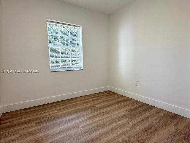 Продажа дома по адресу 580 NW 194th Ter - фото 5740029