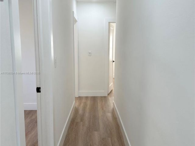 Продажа дома по адресу 580 NW 194th Ter - фото 5740031