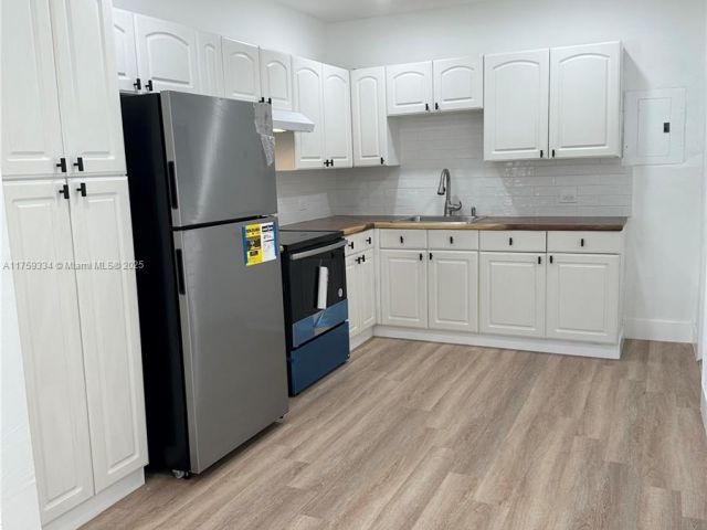 Продажа дома по адресу 580 NW 194th Ter - фото 5740032