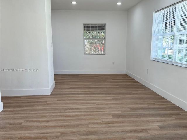 Продажа дома по адресу 580 NW 194th Ter - фото 5740034