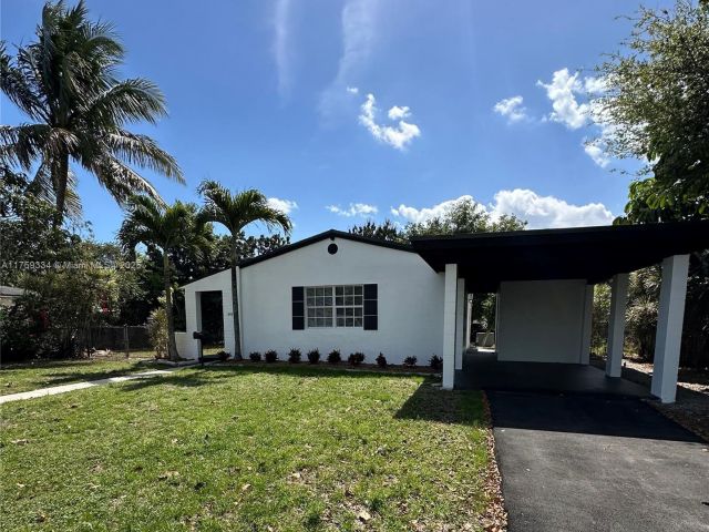 Продажа дома по адресу 580 NW 194th Ter - фото 5740035