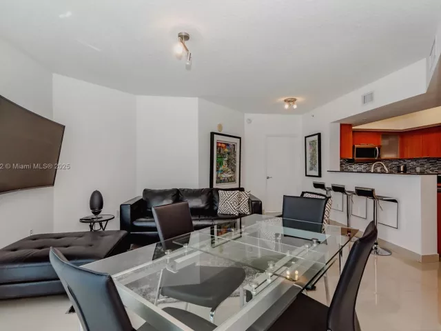 Продажа квартиры #1809 - фото 5637070