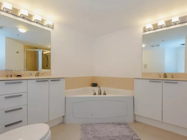 Продажа квартиры #1809 - фото 5637061