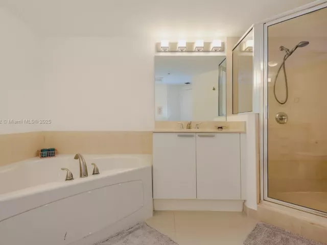 Продажа квартиры #1809 - фото 5637060