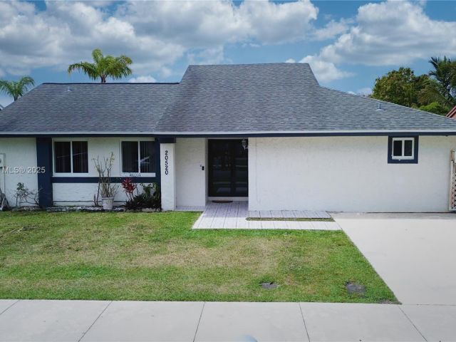 Продажа дома по адресу 20520 SW 124th Pl - фото 5794443