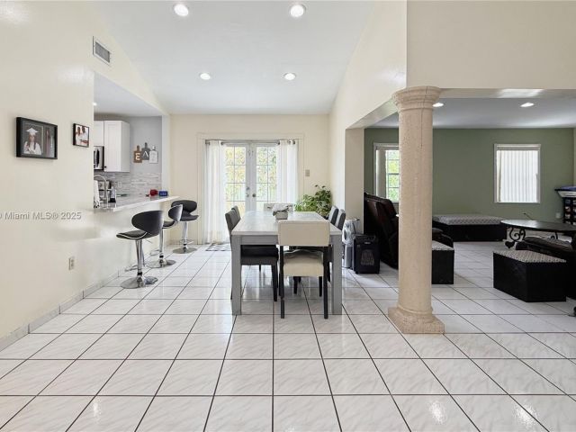 Продажа дома по адресу 20520 SW 124th Pl - фото 5794451