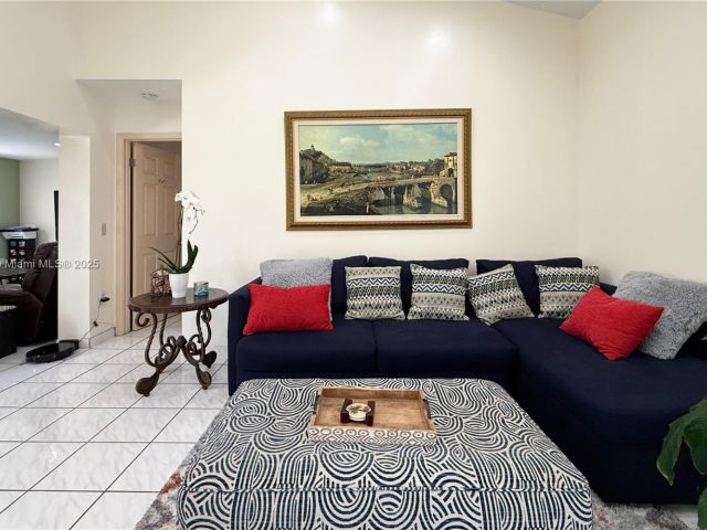 Продажа дома по адресу 20520 SW 124th Pl - фото 5794454