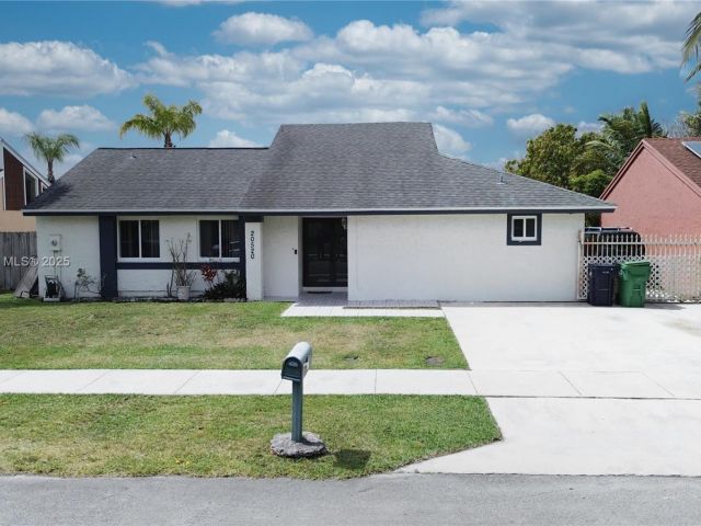 Продажа дома по адресу 20520 SW 124th Pl - фото 5794457