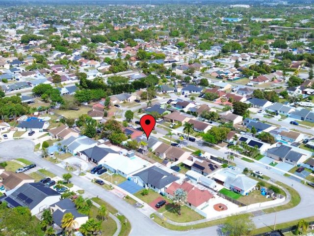 Продажа дома по адресу 20520 SW 124th Pl - фото 5794458