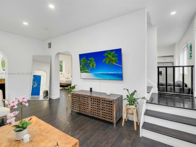 Дом в аренду по адресу 1745 SW 10th St - фото 6111651