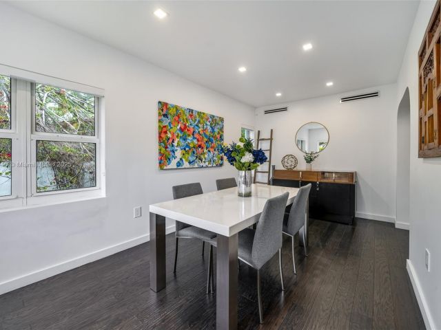 Дом в аренду по адресу 1745 SW 10th St - фото 6111654