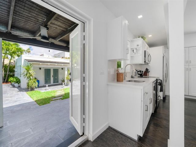 Дом в аренду по адресу 1745 SW 10th St - фото 6111656