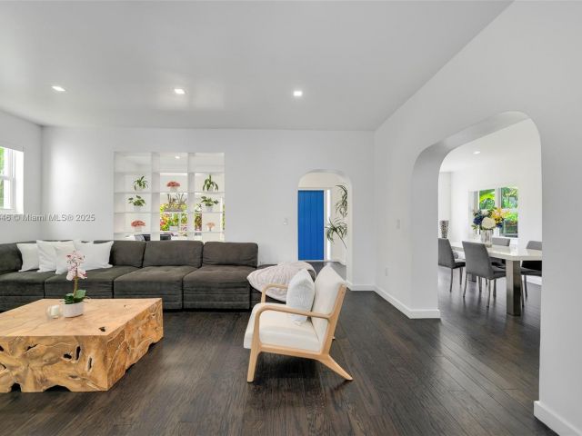 Дом в аренду по адресу 1745 SW 10th St - фото 6111660