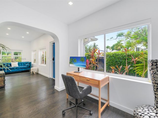 Дом в аренду по адресу 1745 SW 10th St - фото 6111662