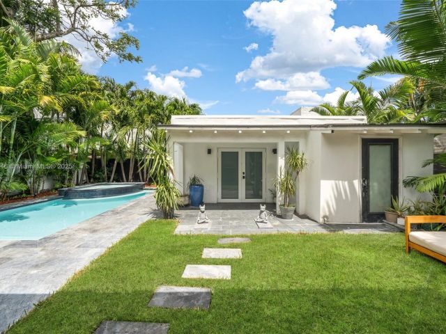 Дом в аренду по адресу 1745 SW 10th St - фото 6111666