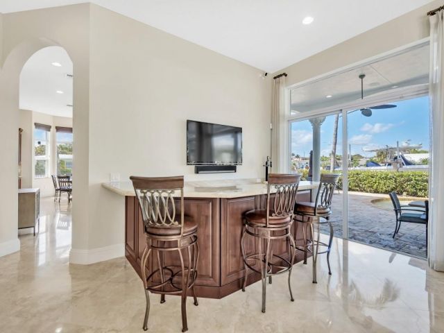 Продажа дома по адресу 1261 NE 27th Way - фото 5710365