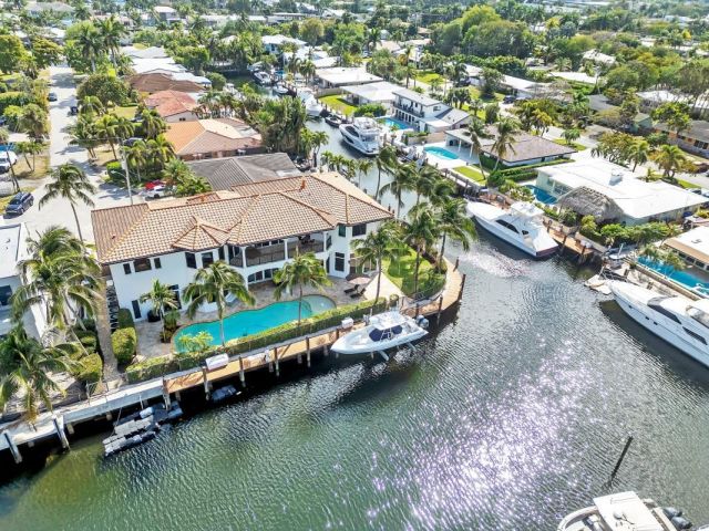 Продажа дома по адресу 1261 NE 27th Way - фото 5710371