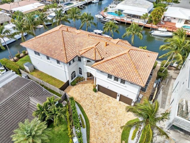 Продажа дома по адресу 1261 NE 27th Way - фото 5710373