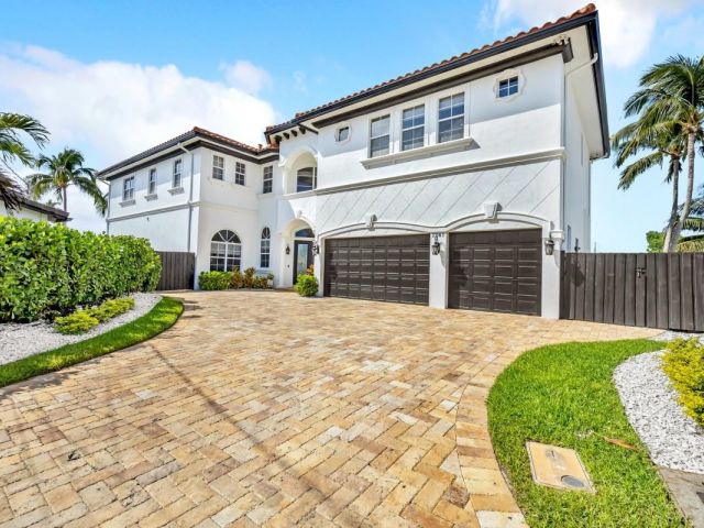 Продажа дома по адресу 1261 NE 27th Way - фото 5710375