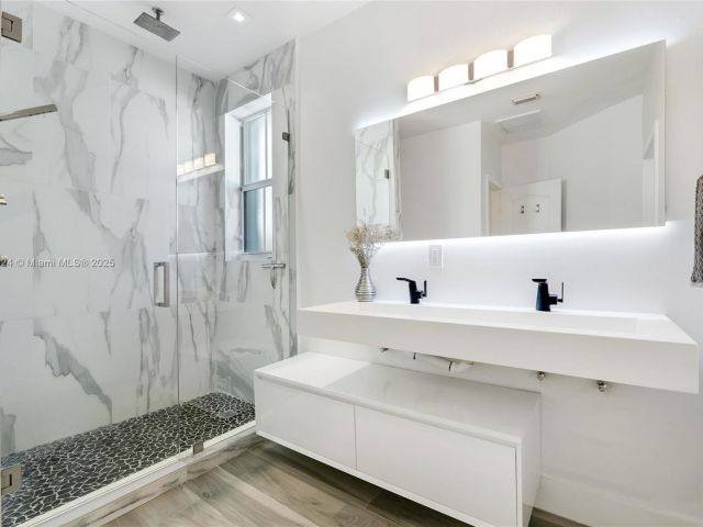 Продажа дома по адресу 8527 NW 111th Ct - фото 5705473