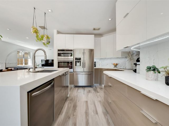 Продажа дома по адресу 8527 NW 111th Ct - фото 5705475