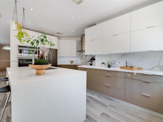 Продажа дома по адресу 8527 NW 111th Ct - фото 5705476