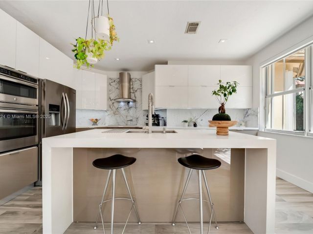 Продажа дома по адресу 8527 NW 111th Ct - фото 5705477