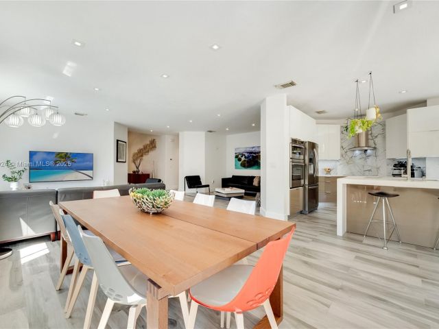 Продажа дома по адресу 8527 NW 111th Ct - фото 5705486