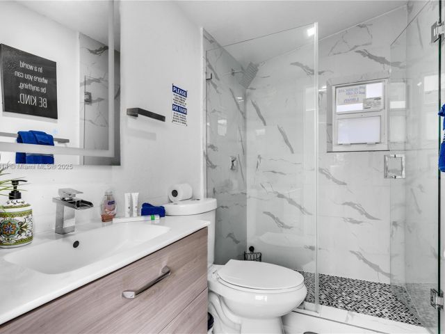 Продажа дома по адресу 231 NW 44th St - фото 5992917