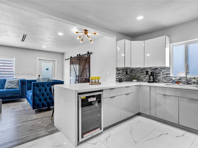 Продажа дома по адресу 231 NW 44th St - фото 5992928