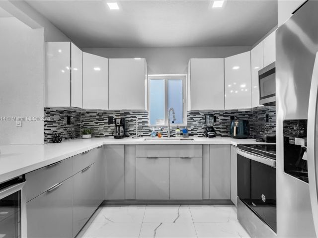 Продажа дома по адресу 231 NW 44th St - фото 5992929