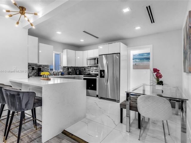 Продажа дома по адресу 231 NW 44th St - фото 5992931