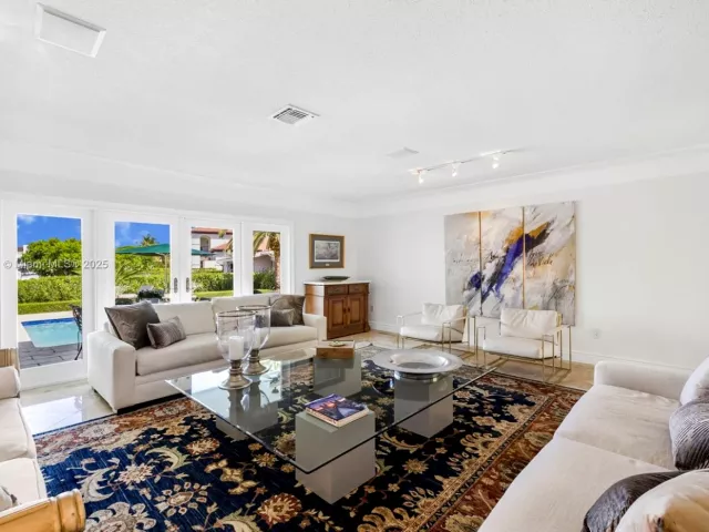 Продажа дома по адресу 1117 Bella Vista Ave - фото 5558415