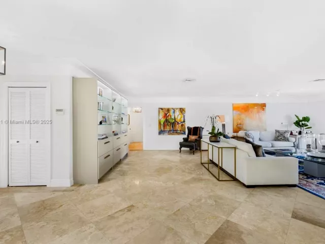 Продажа дома по адресу 1117 Bella Vista Ave - фото 5558416