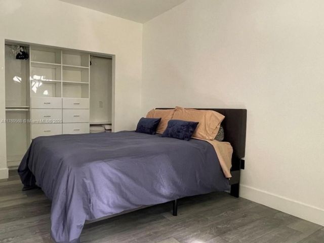 Продажа дома по адресу 19600 NE 19th Ave - фото 5885604