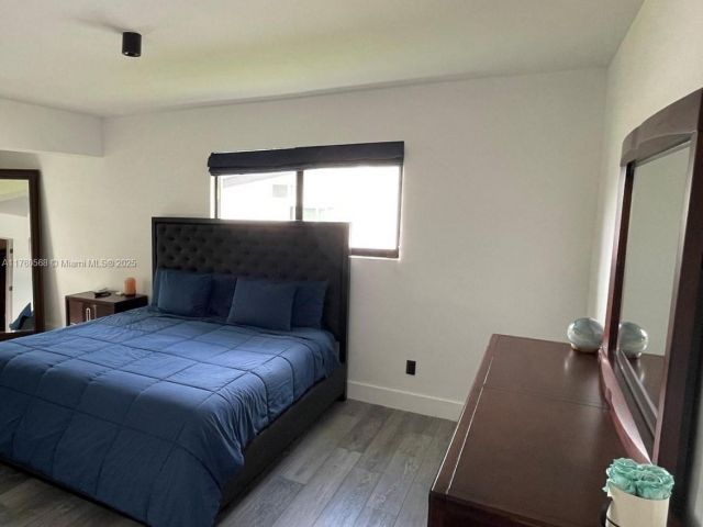 Продажа дома по адресу 19600 NE 19th Ave - фото 5885607