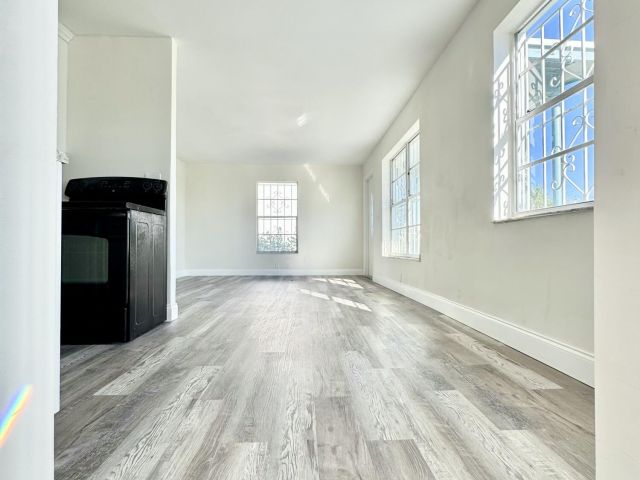 Дом в аренду по адресу 1146 W 24th Street - фото 6089267