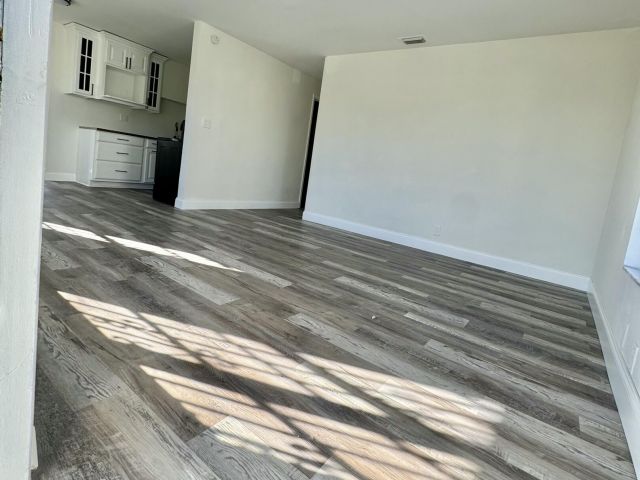 Дом в аренду по адресу 1146 W 24th Street - фото 6089268