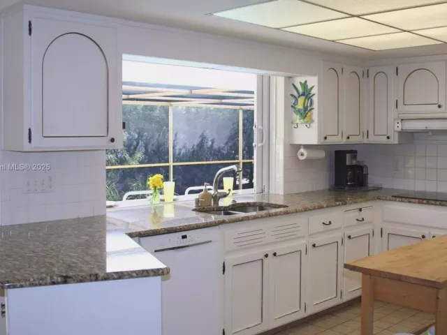 Дом в аренду по адресу 1933 Twin Dolphin Lane - фото 5565714