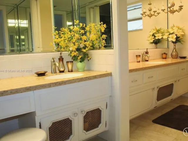 Дом в аренду по адресу 1933 Twin Dolphin Lane - фото 5565707