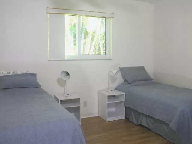 Дом в аренду по адресу 1933 Twin Dolphin Lane - фото 5565700