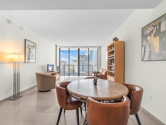 Продажа квартиры #1710 - фото 5608111