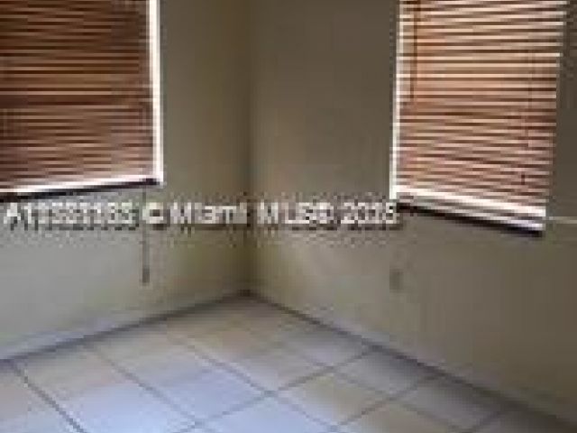 Дом в аренду по адресу 504 NW 179th St . - фото 6066881