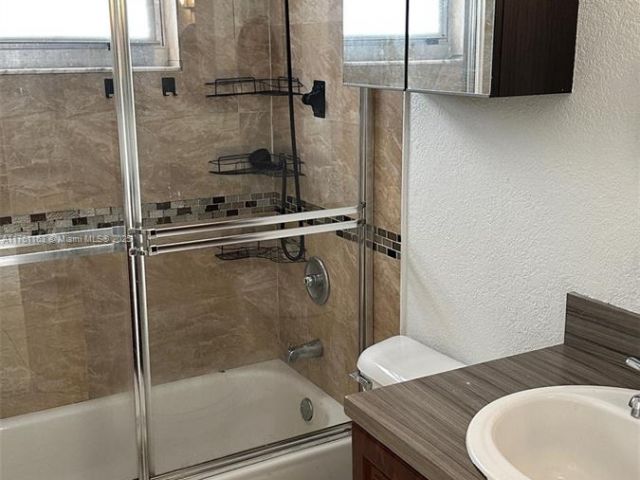 Дом в аренду по адресу 504 NW 179th St . - фото 6066885