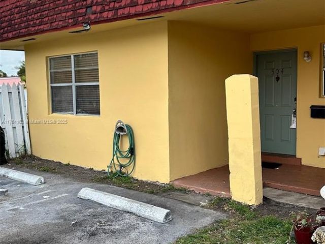 Дом в аренду по адресу 504 NW 179th St . - фото 6066888