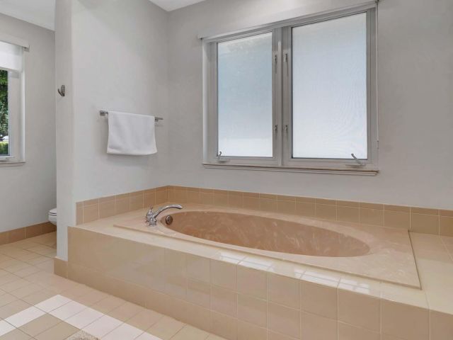 Дом в аренду по адресу 514 NW 13th Street - фото 5757318