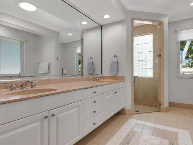 Дом в аренду по адресу 514 NW 13th Street - фото 5757319